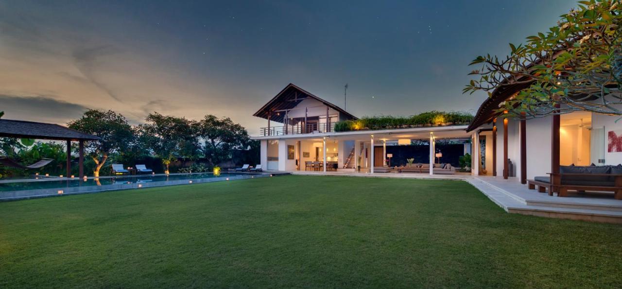 Villa Kavya - 8-Minute Walk From Berawa Beach Canggu Buitenkant foto