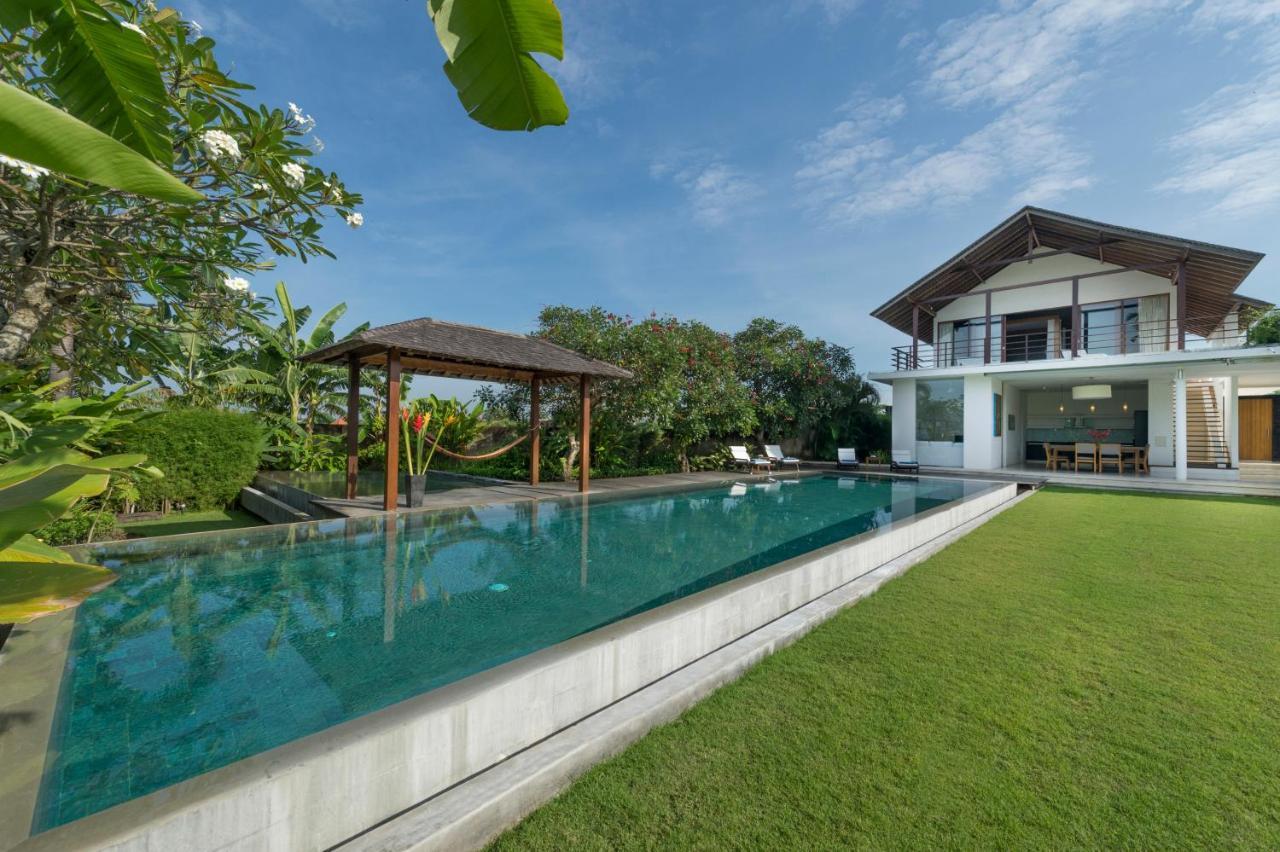 Villa Kavya - 8-Minute Walk From Berawa Beach Canggu Buitenkant foto
