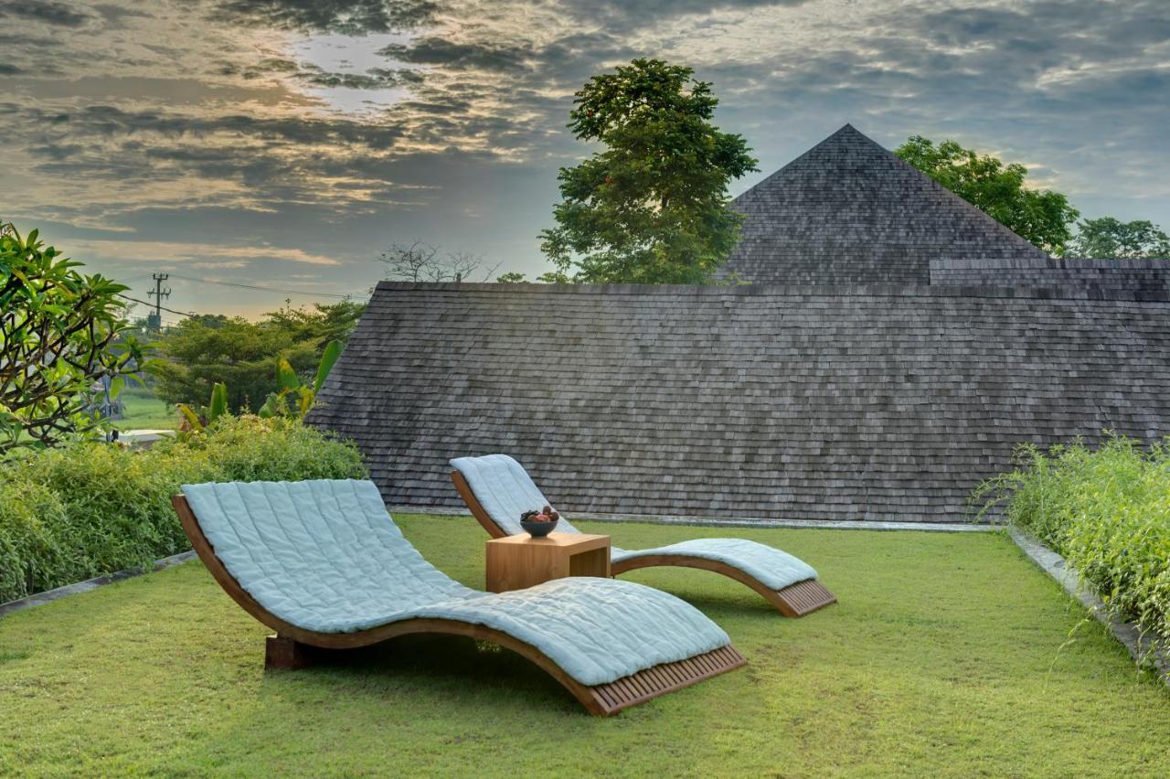 Villa Kavya - 8-Minute Walk From Berawa Beach Canggu Buitenkant foto